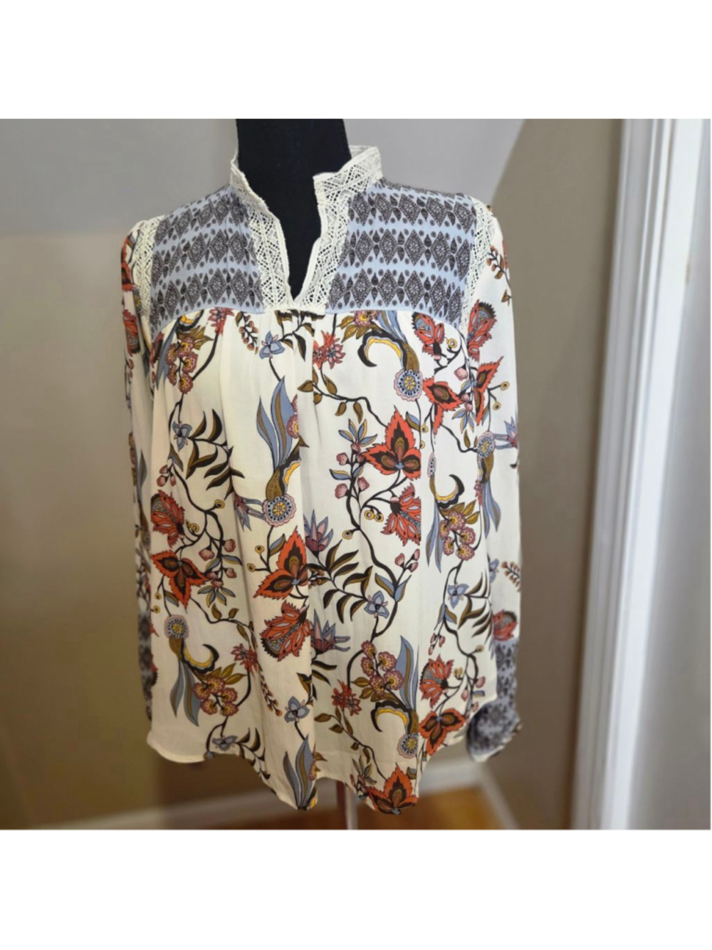 Women's LOFT Floral Blouse Cream Blue Size S